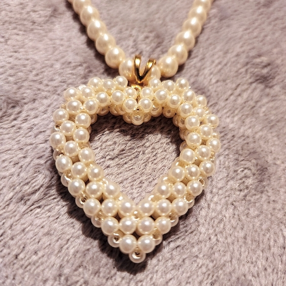 Vintage 1988 Avon Faux Pearl Beaded Necklace & Earrings Set - Picture 8 of 9